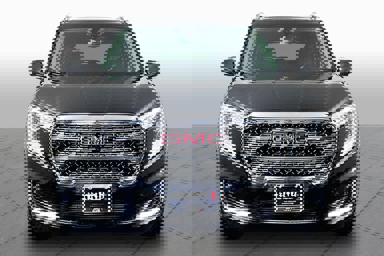 Used 2023 GMC Terrain Denali w/ Black Diamond Edition AWD/4WD image 4