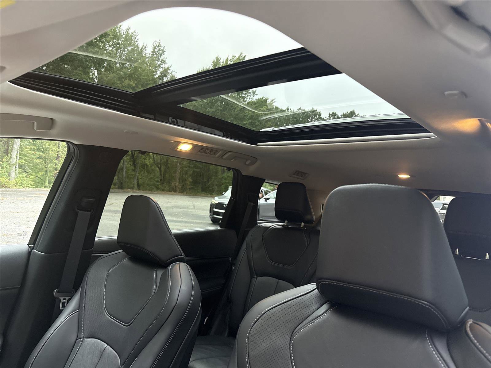 Certified 2025 INFINITI QX60 Luxe w/ Vision Package image 21