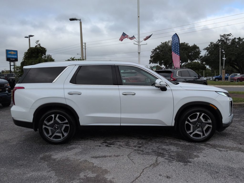 Used 2025 Hyundai Palisade SEL FWD image 3