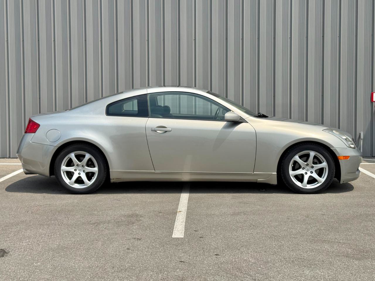 Used 2004 INFINITI G35 Coupe w/ Premium Pkg RWD image 4