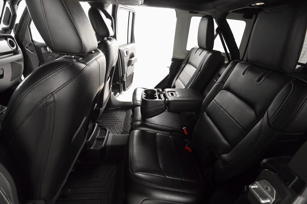 Used 2021 Jeep Wrangler Unlimited Sahara image 24
