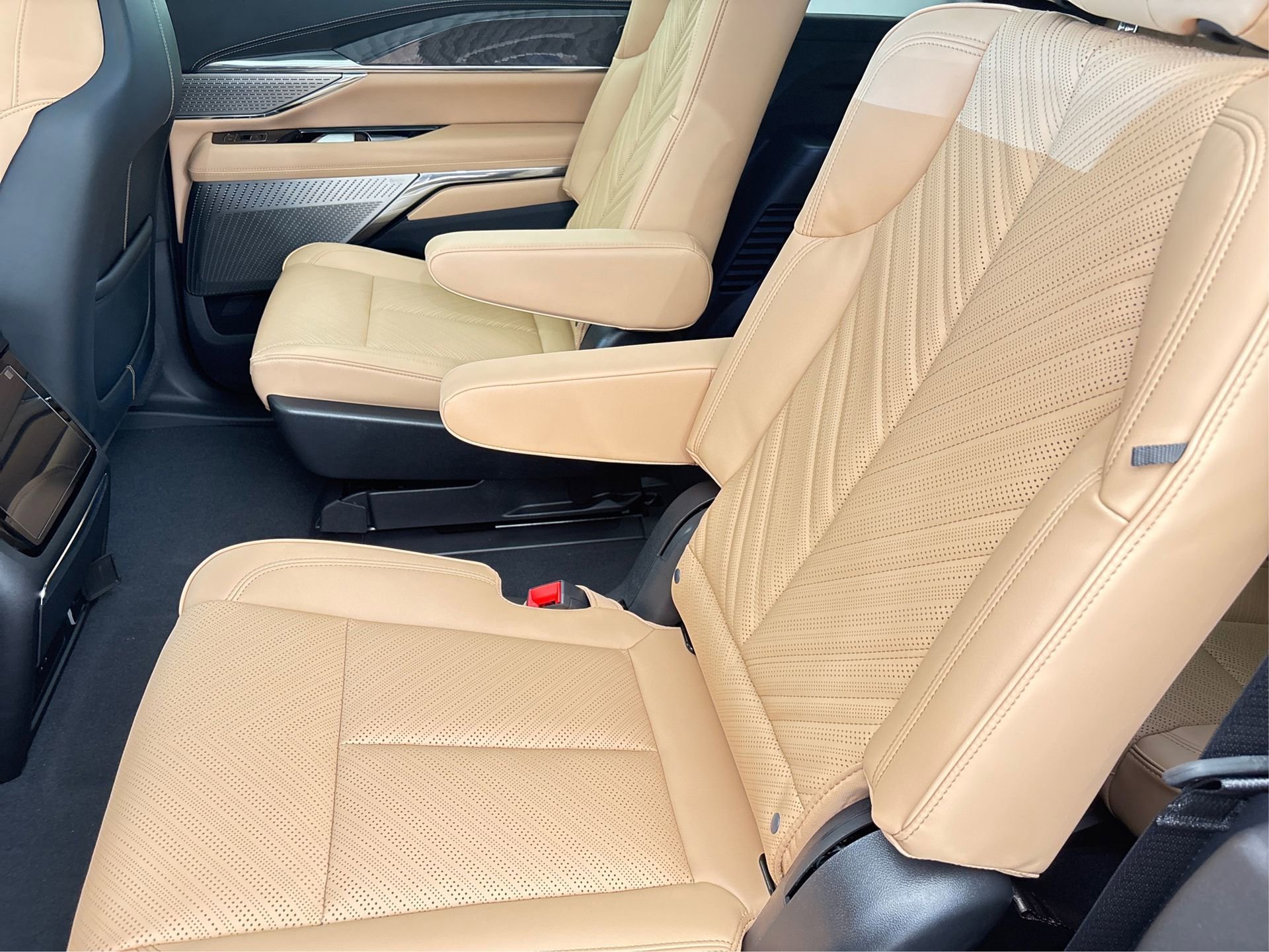 New 2025 Cadillac Escalade IQ Sport 2 image 10