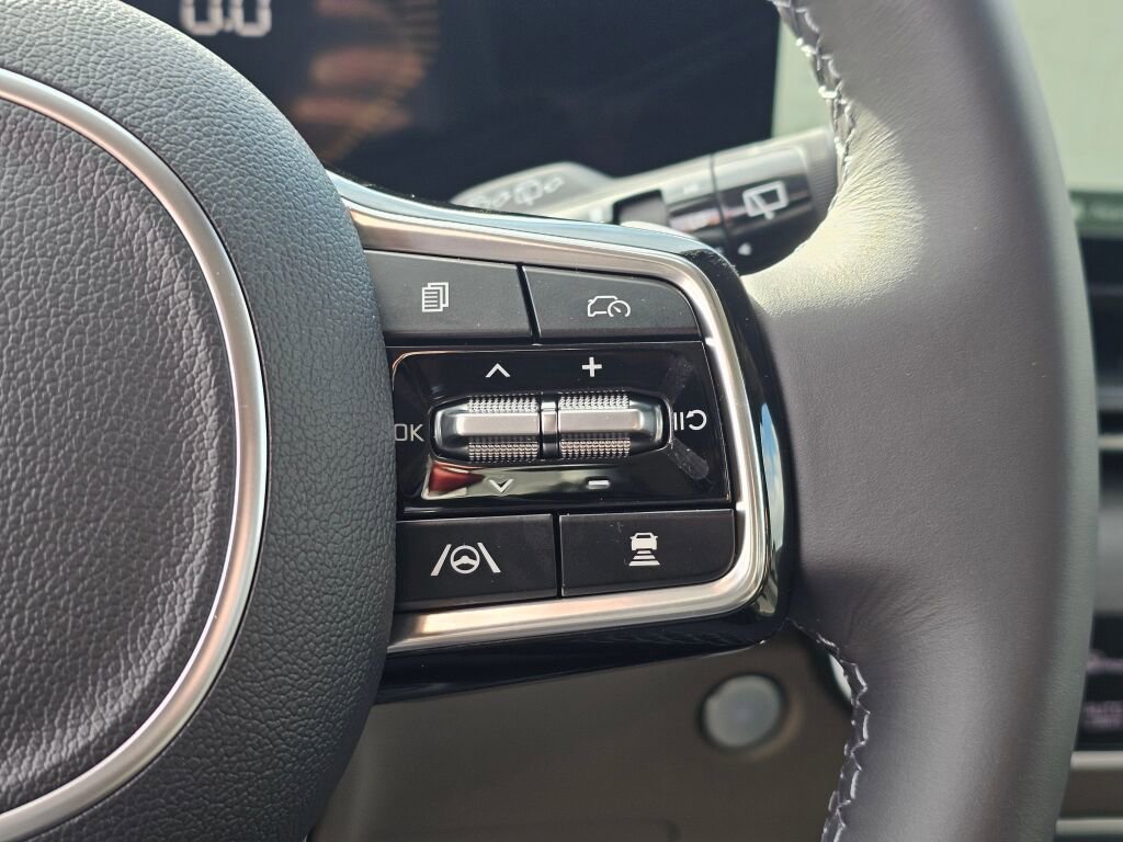 New 2026 Kia Carnival EX image 36