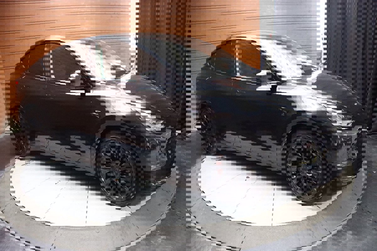 Used 2022 Tesla Model Y Performance image 17