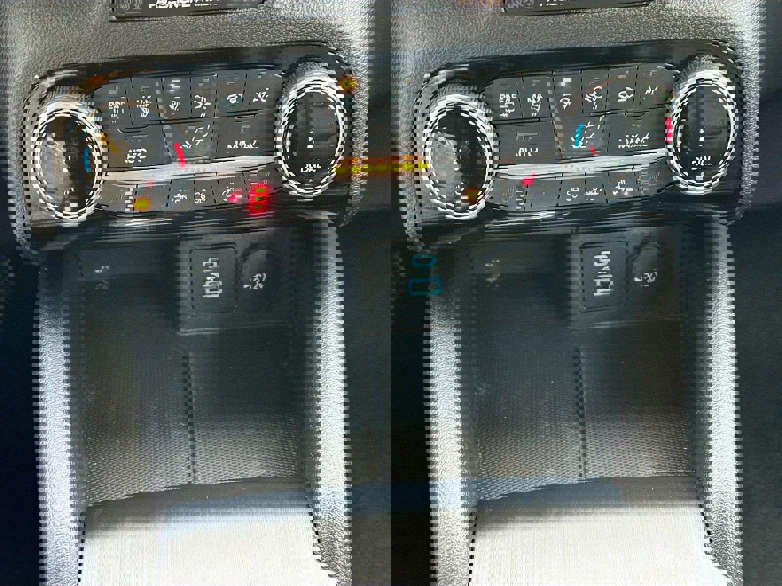 Used 2022 Ford Escape SEL image 14