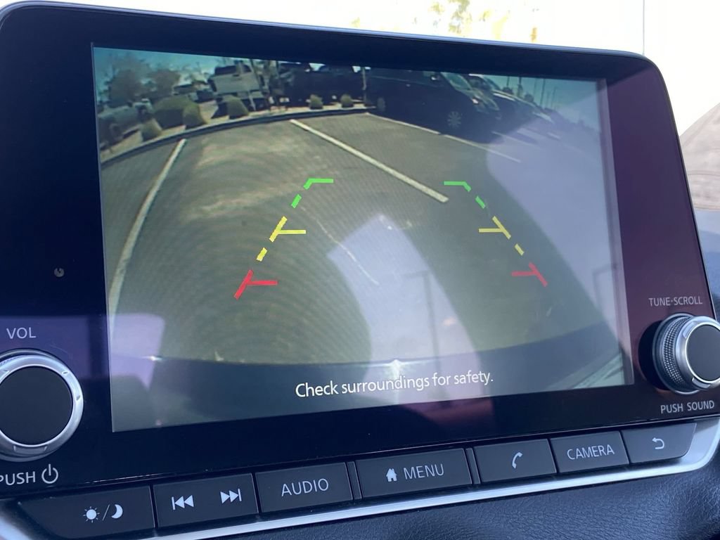 Used 2025 Nissan Sentra SR FWD image 10