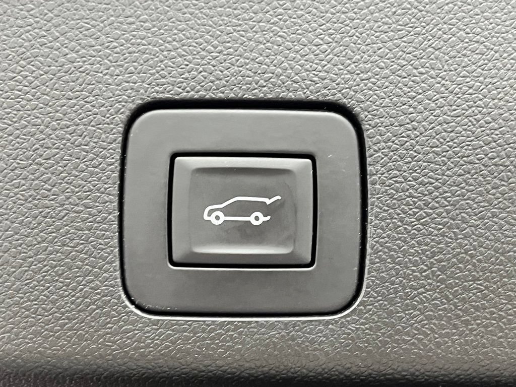Used 2024 Buick Encore GX Sport Touring w/ Comfort Package FWD image 11