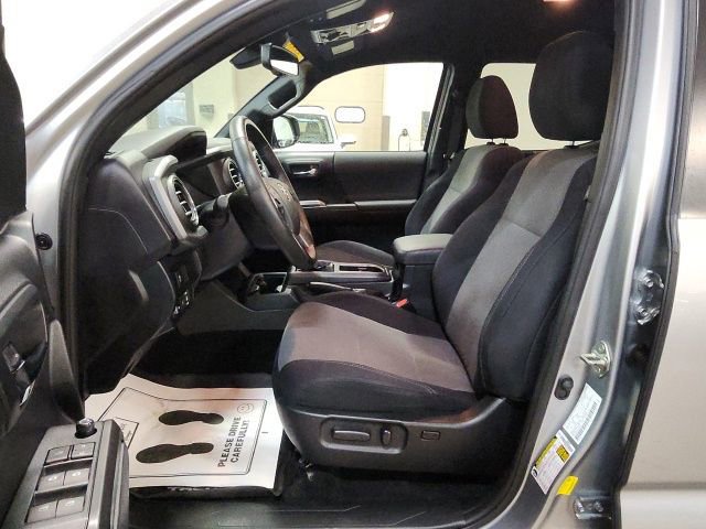 Used 2020 Toyota Tacoma TRD Off-Road w/ Technology Package image 12