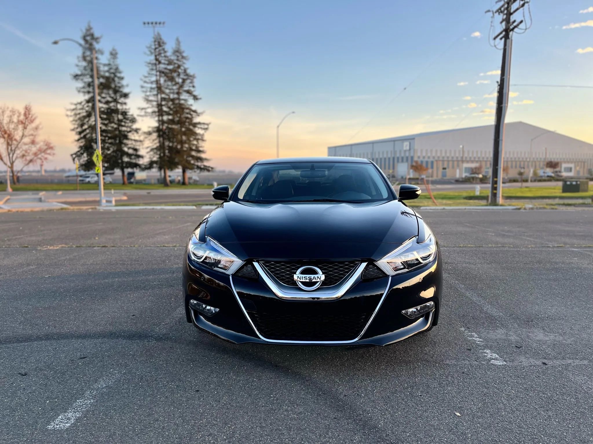 Used 2017 Nissan Maxima SR w/ Midnight Edition image 2