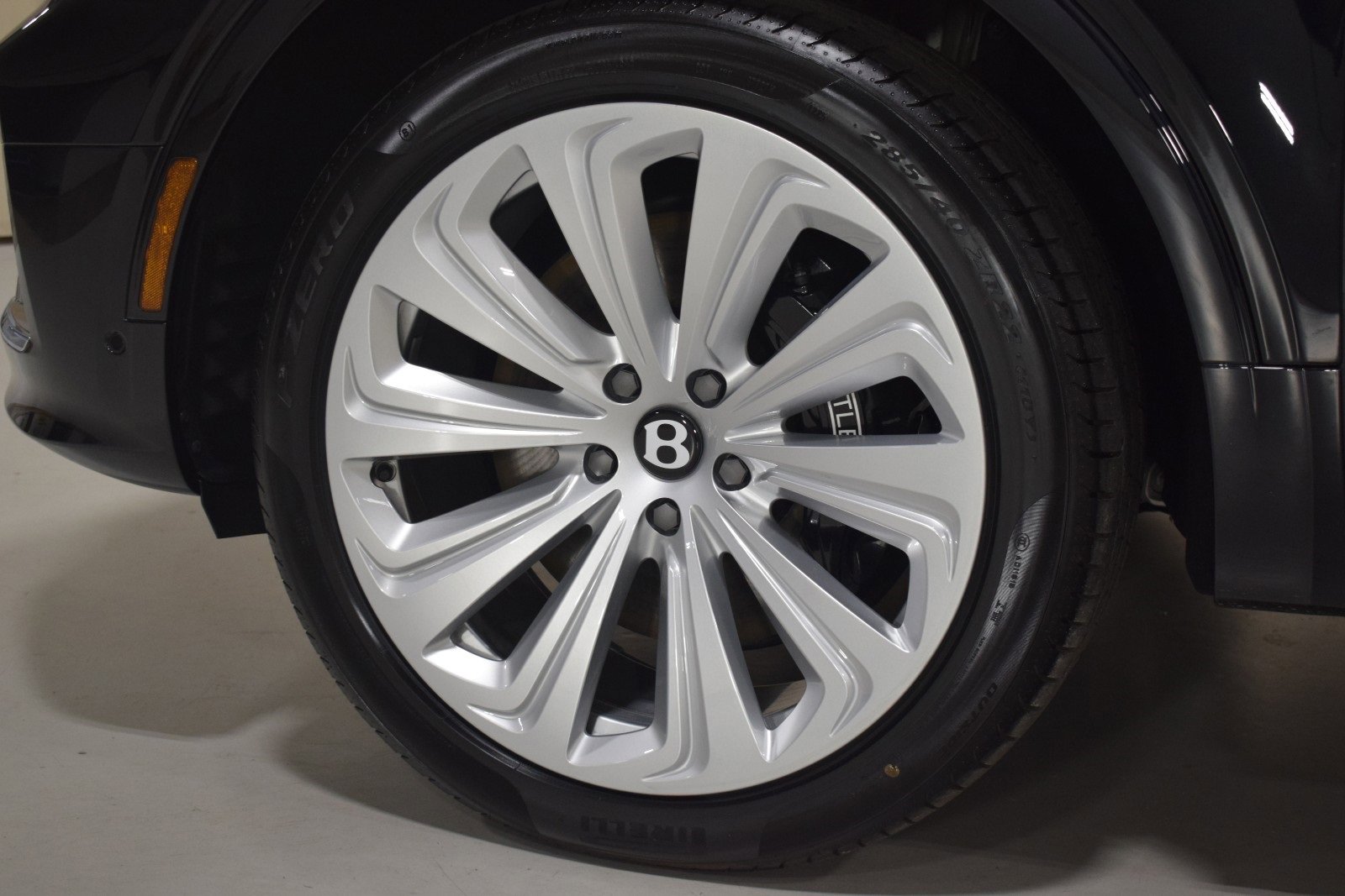 New 2025 Bentley Bentayga image 12