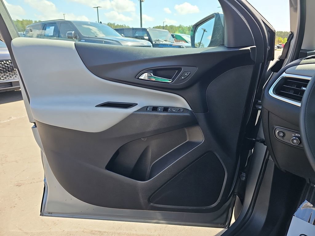 Used 2024 Chevrolet Equinox LT image 30