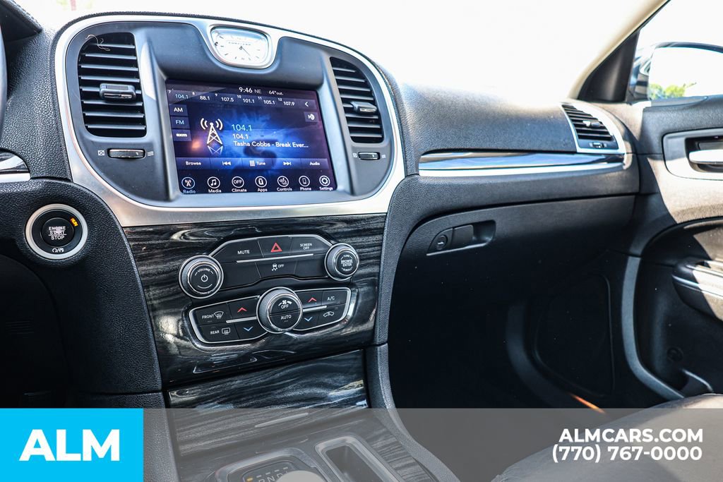 Used 2017 Chrysler 300 Limited RWD image 37