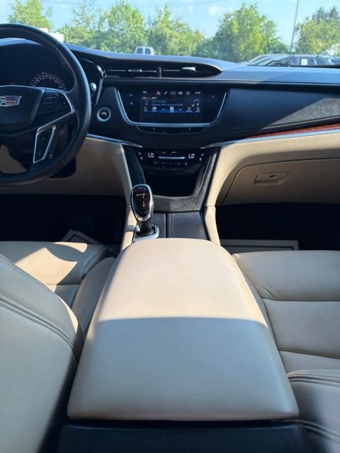 Used 2017 Cadillac XT5 Premium Luxury w/ Driver Assist Package AWD/4WD image 12