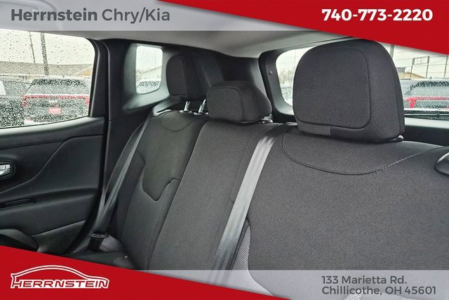 Used 2023 Jeep Renegade Latitude image 23