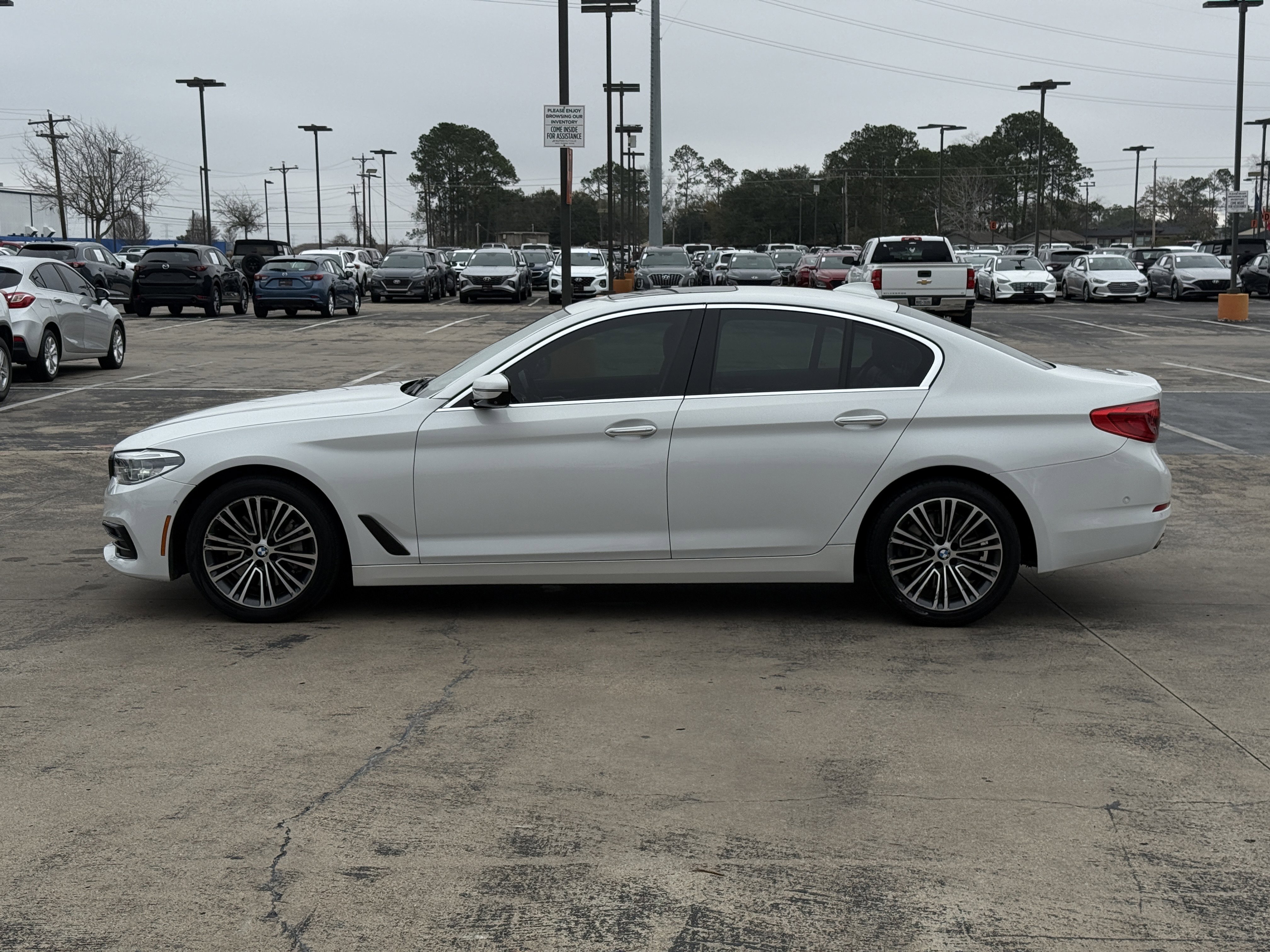 Used 2017 BMW 540i w/ Premium Package image 12