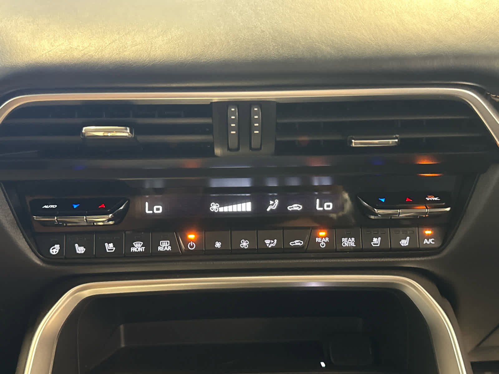 Certified 2025 MAZDA CX-90 Plug-In Hybrid w/ Premium Plus image 15