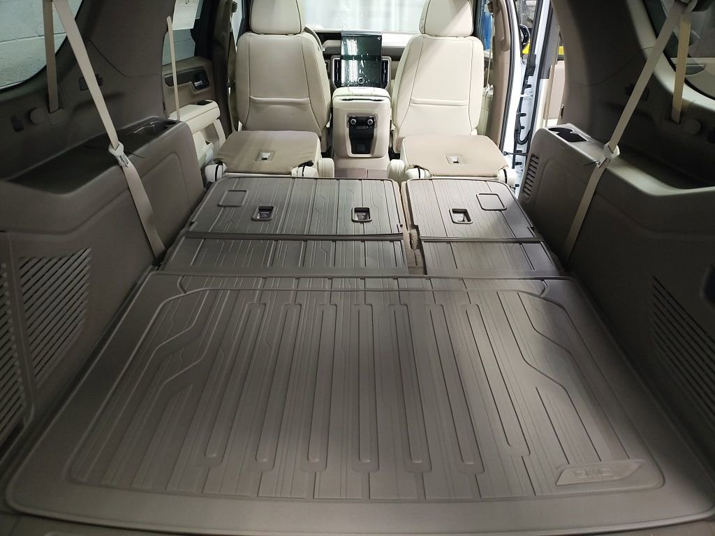 New 2026 GMC Yukon XL Denali w/ Sun & Power Step Package image 17