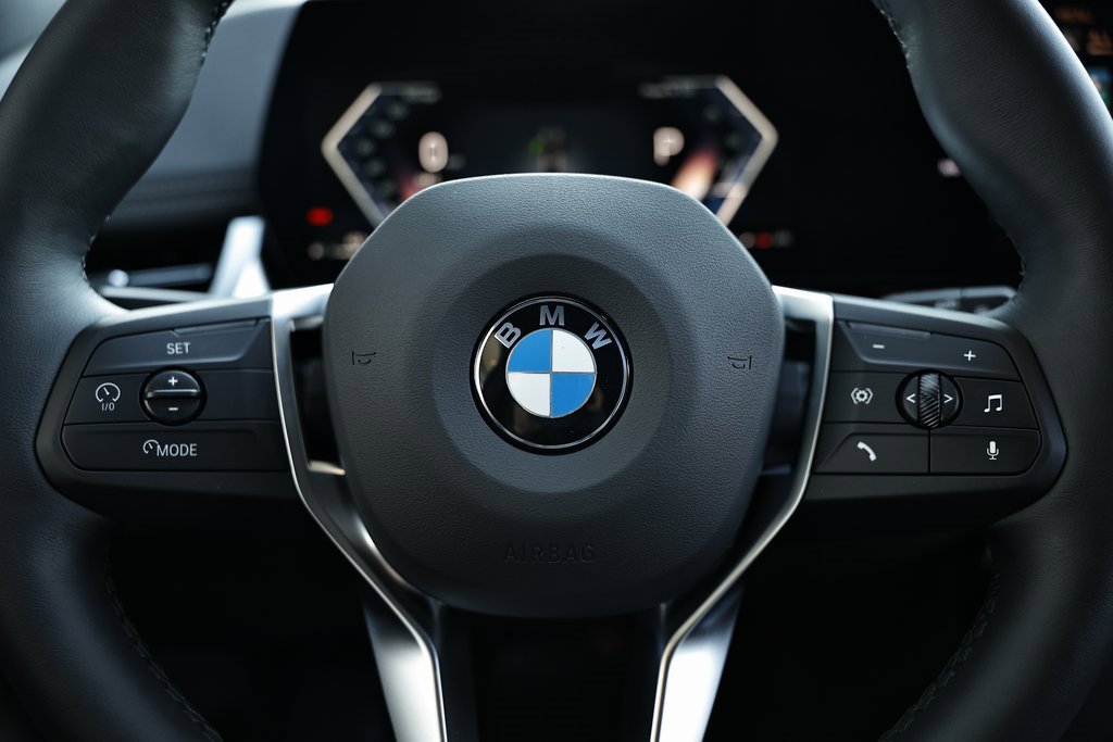 Used 2025 BMW X1 xDrive28i w/ Technology Package image 35