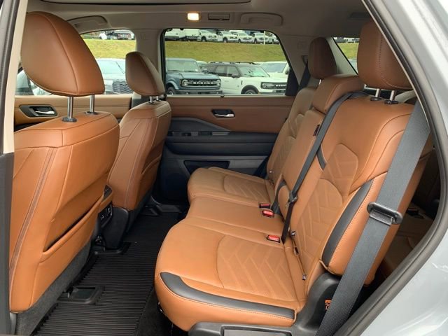 Used 2024 Nissan Pathfinder Platinum w/ Cargo Package image 16