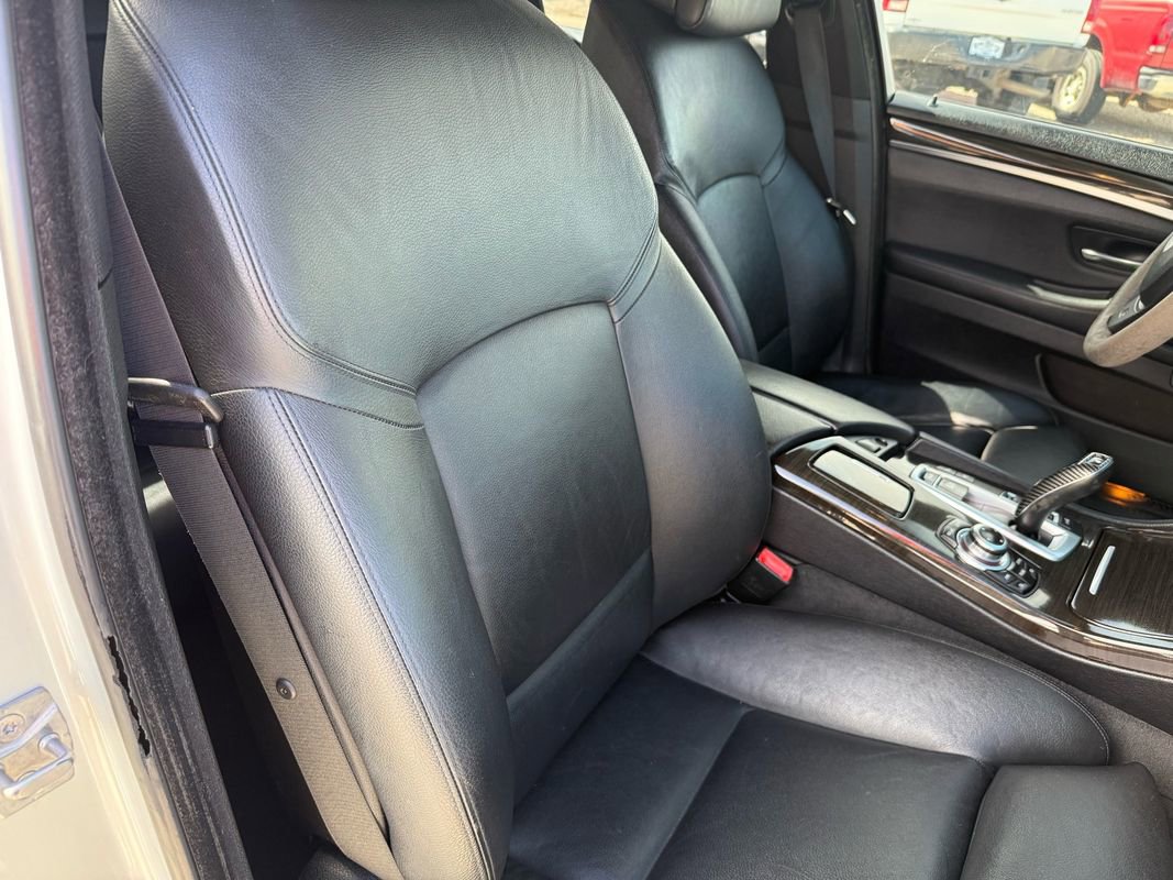 Used 2012 BMW 550i xDrive Sedan image 15