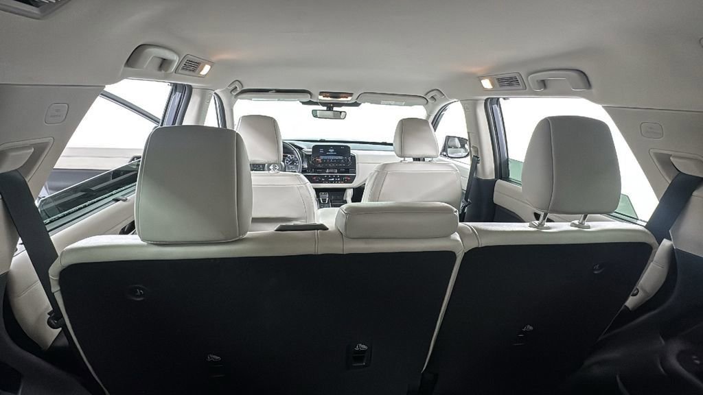 Used 2025 Nissan Pathfinder SL image 20