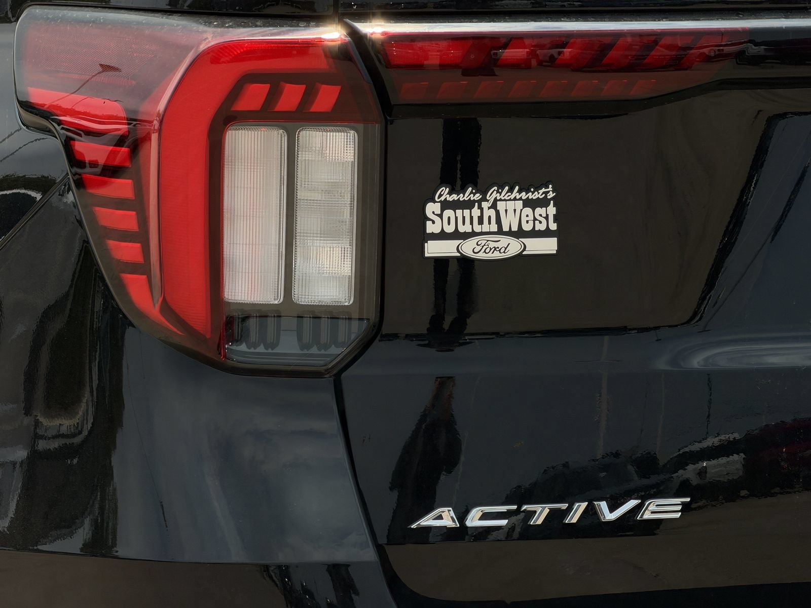 New 2026 Ford Explorer Active RWD image 9