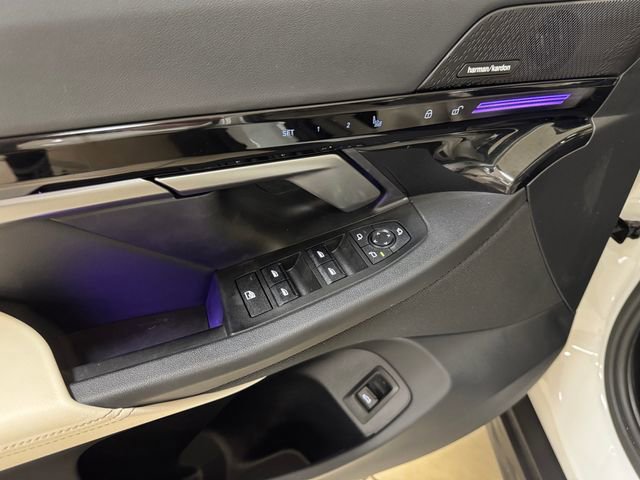 Used 2024 BMW 530i w/ Convenience Package image 7