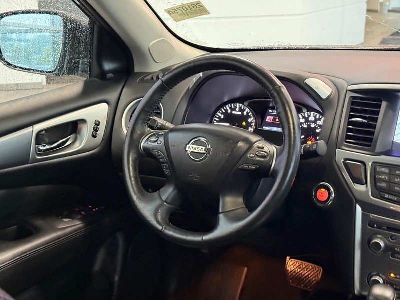 Used 2018 Nissan Pathfinder SL w/ SL Premium Package AWD/4WD image 14