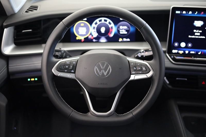 New 2026 Volkswagen Tiguan SE AWD/4WD image 13