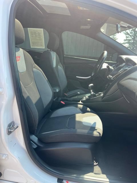 Used 2016 Ford Focus ST FWD image 31