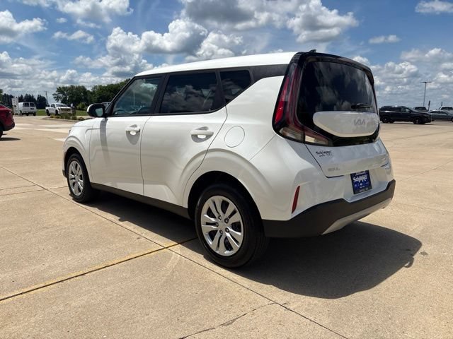 Used 2025 Kia Soul LX FWD image 7