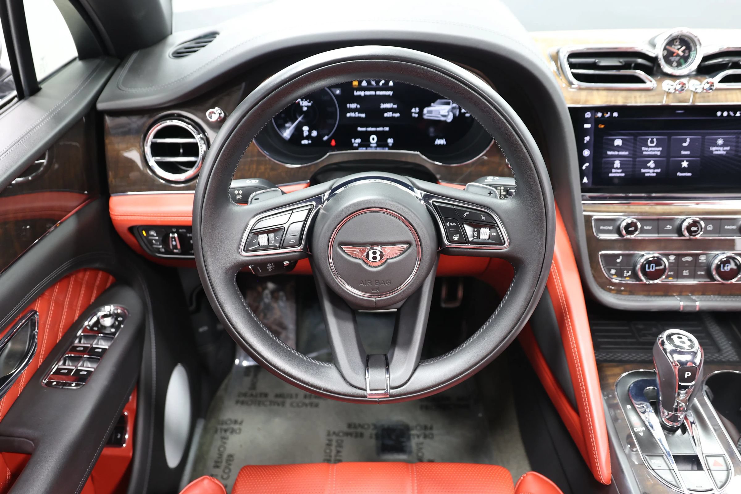 Used 2022 Bentley Bentayga AWD/4WD image 26