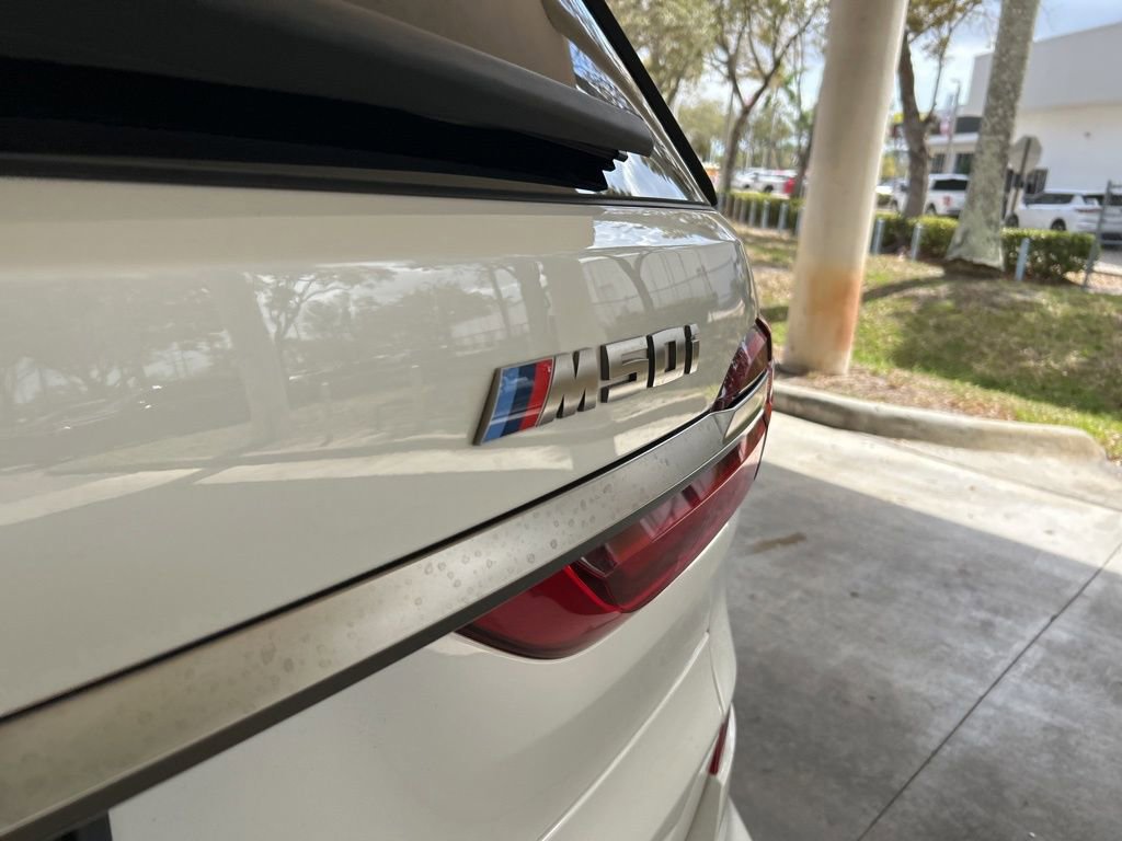 Used 2022 BMW X7 M50i image 19