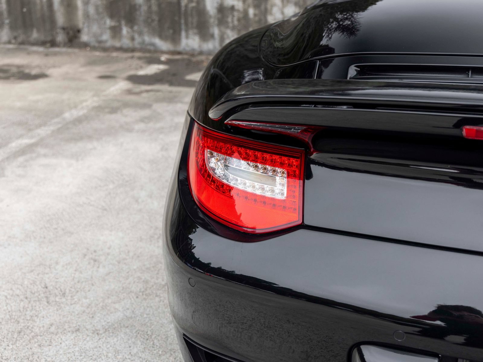 Used 2011 Porsche 911 Turbo S AWD/4WD image 25