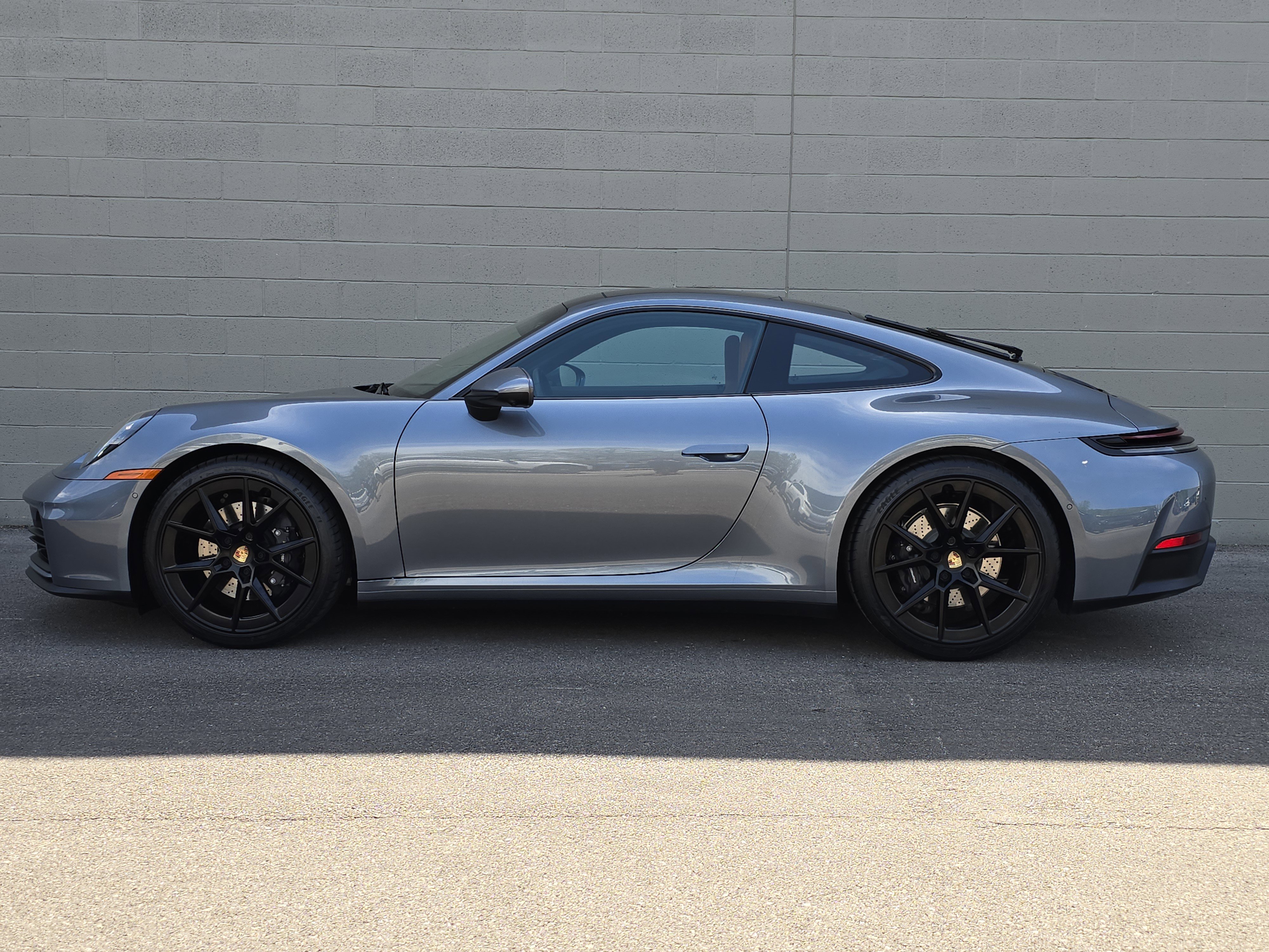 Certified 2025 Porsche 911 Carrera image 2