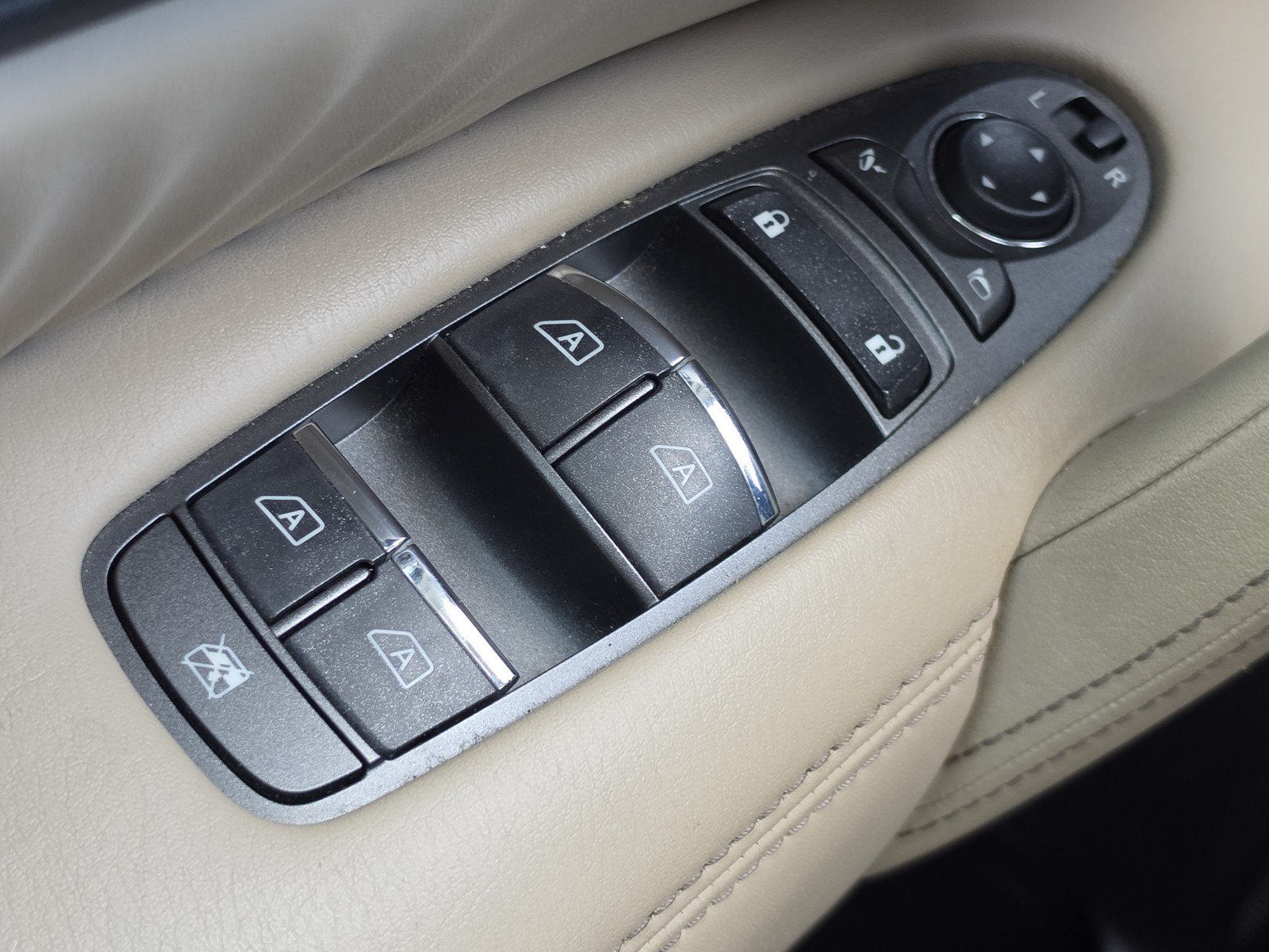Used 2022 Nissan Armada SL RWD image 18