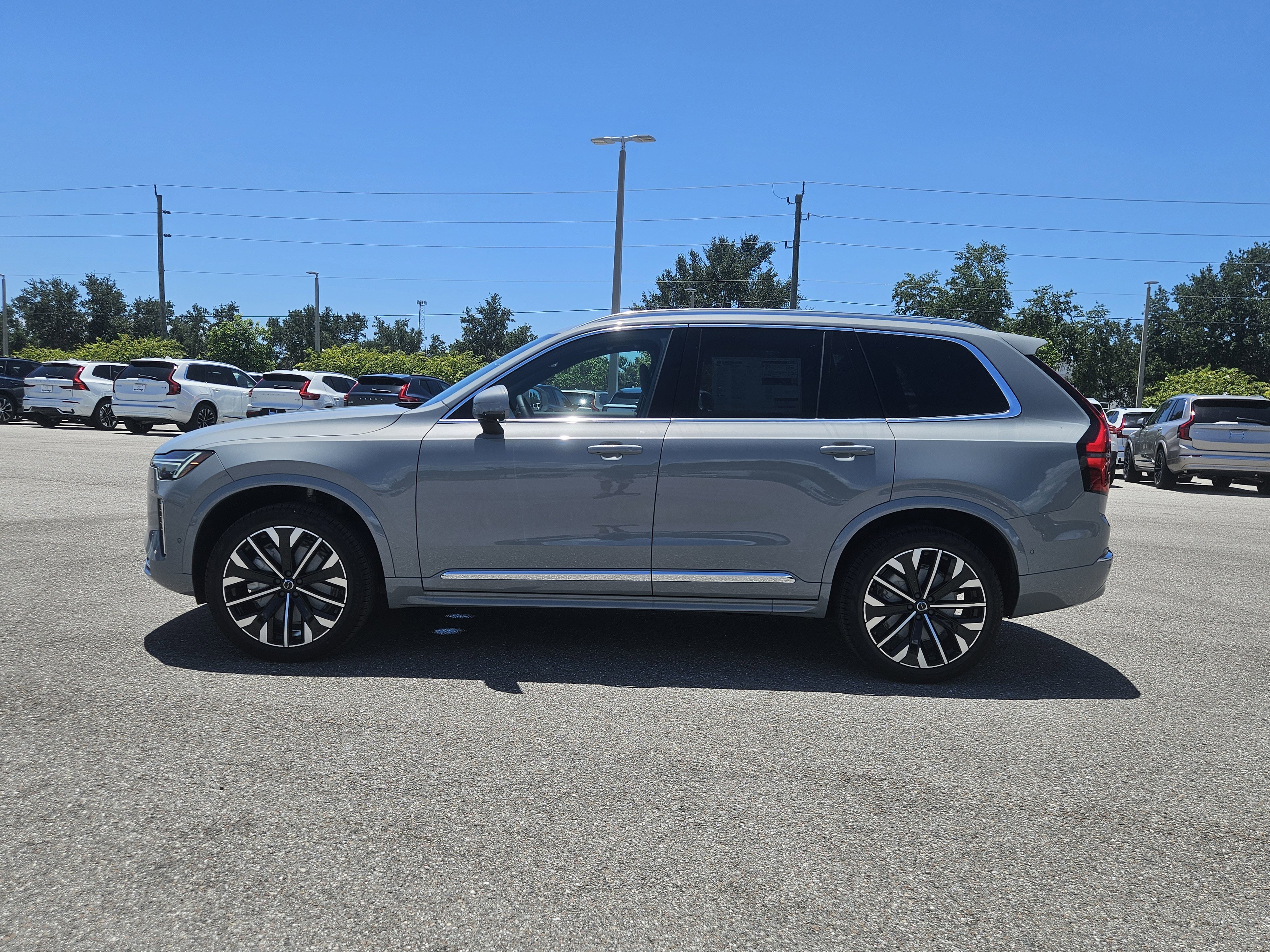New 2026 Volvo XC90 B6 Plus w/ Protection Package image 4