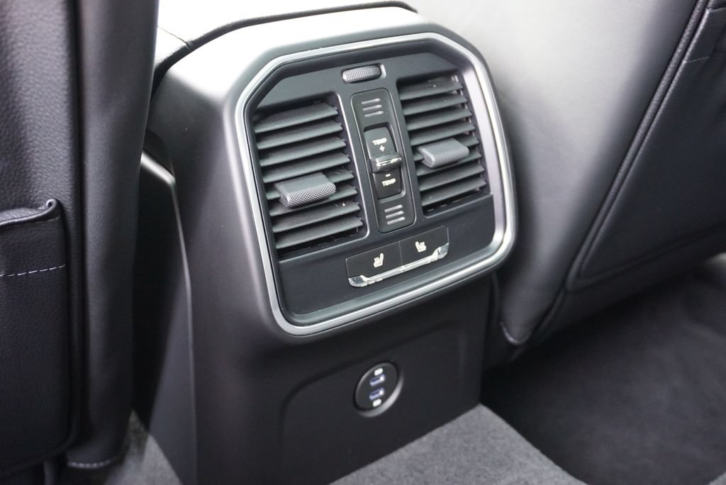 Used 2023 Porsche Macan S AWD/4WD image 50