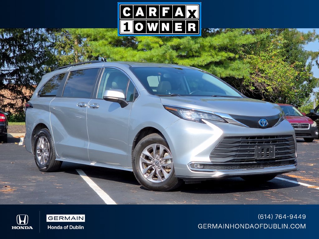 Used 2023 Toyota Sienna XLE FWD image 1