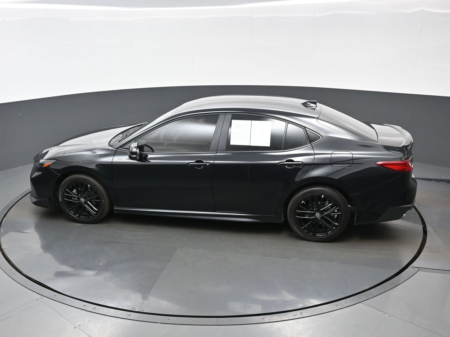 Used 2025 Toyota Camry SE AWD/4WD image 38