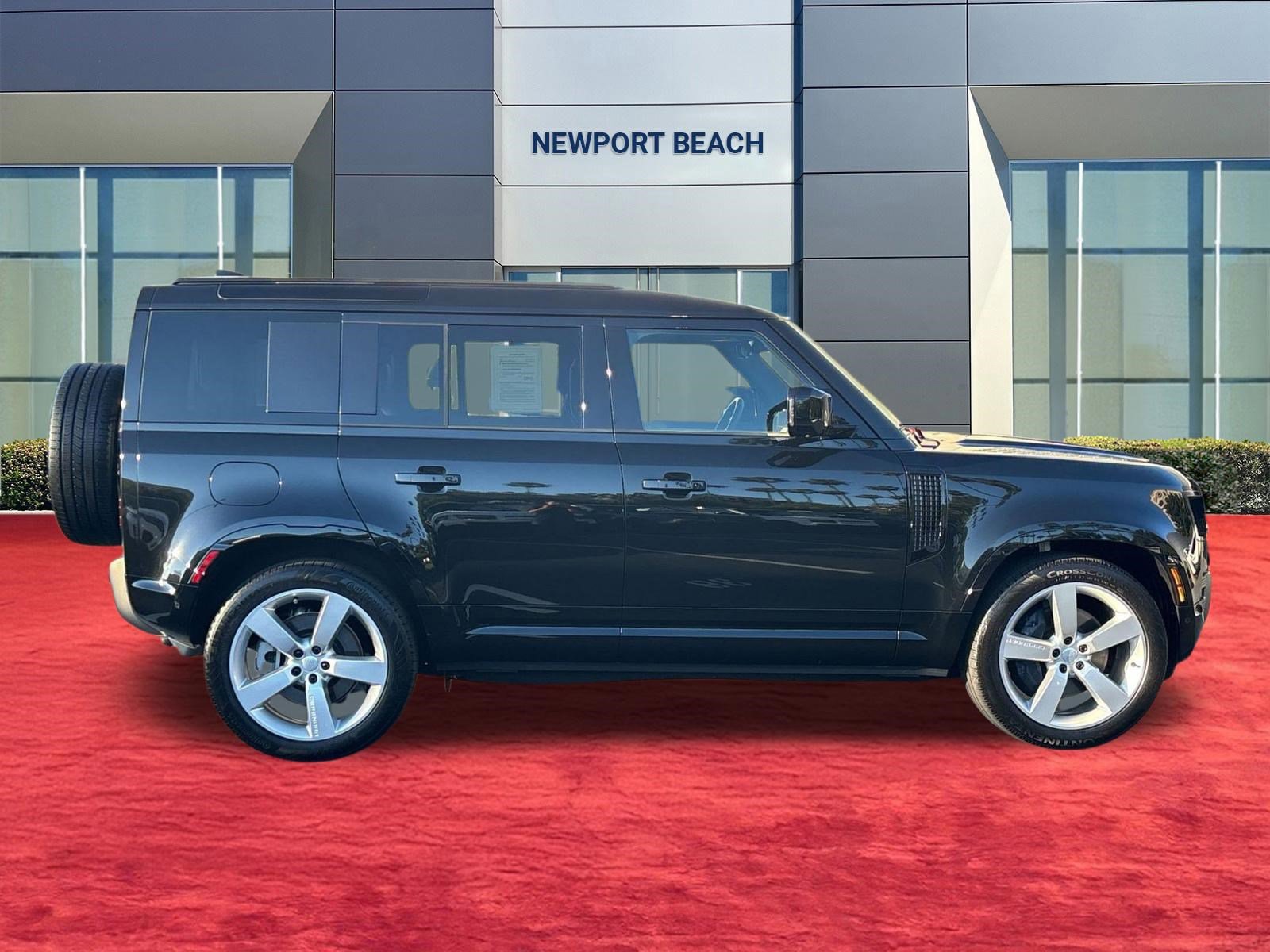 Certified 2025 Land Rover Defender 110 X-Dynamic SE image 7