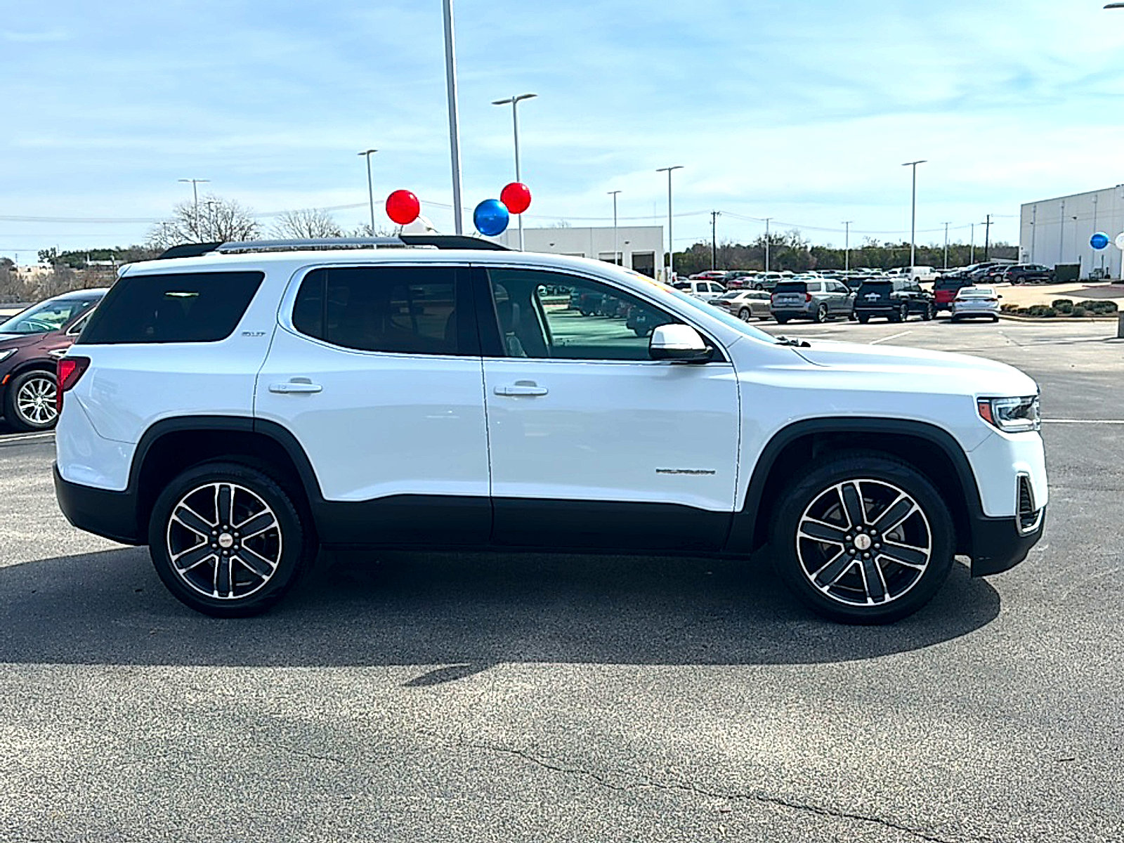 Used 2020 GMC Acadia SLT image 9