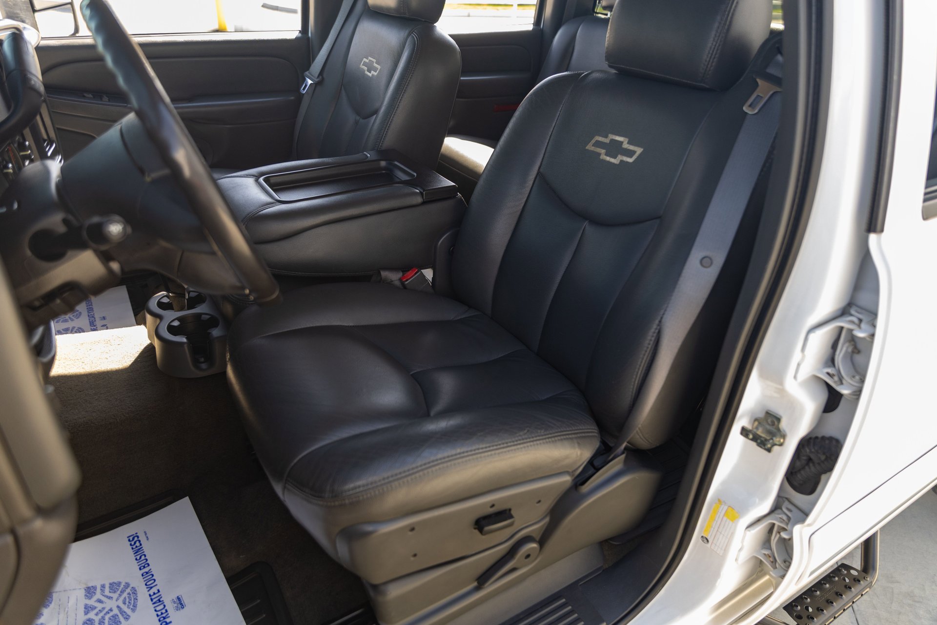 Used 2006 Chevrolet Silverado 2500 LT w/ Heavy-Duty Power Package image 40