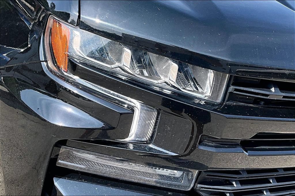 Used 2021 Chevrolet Silverado 1500 LT Trail Boss w/ LPO, Dark Essentials Package AWD/4WD image 32