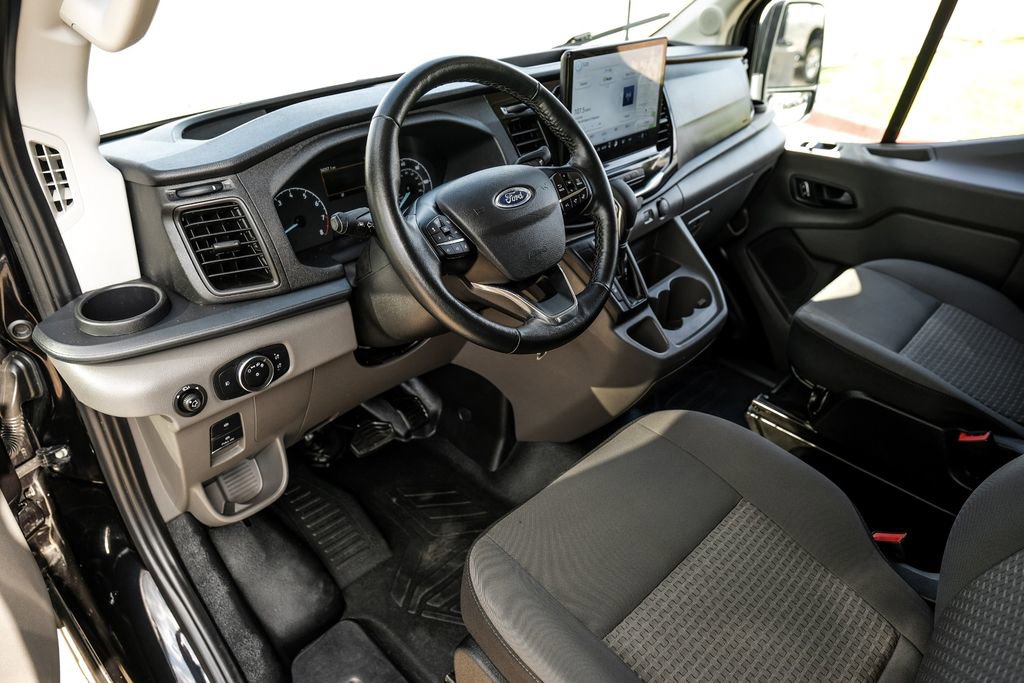 Used 2023 Ford Transit 350 XLT image 2