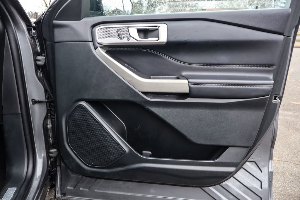 Used 2023 Ford Explorer Limited image 42