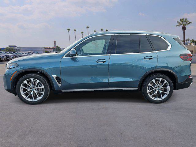 Used 2025 BMW X5 sDrive40i w/ Parking Assistance Package image 8