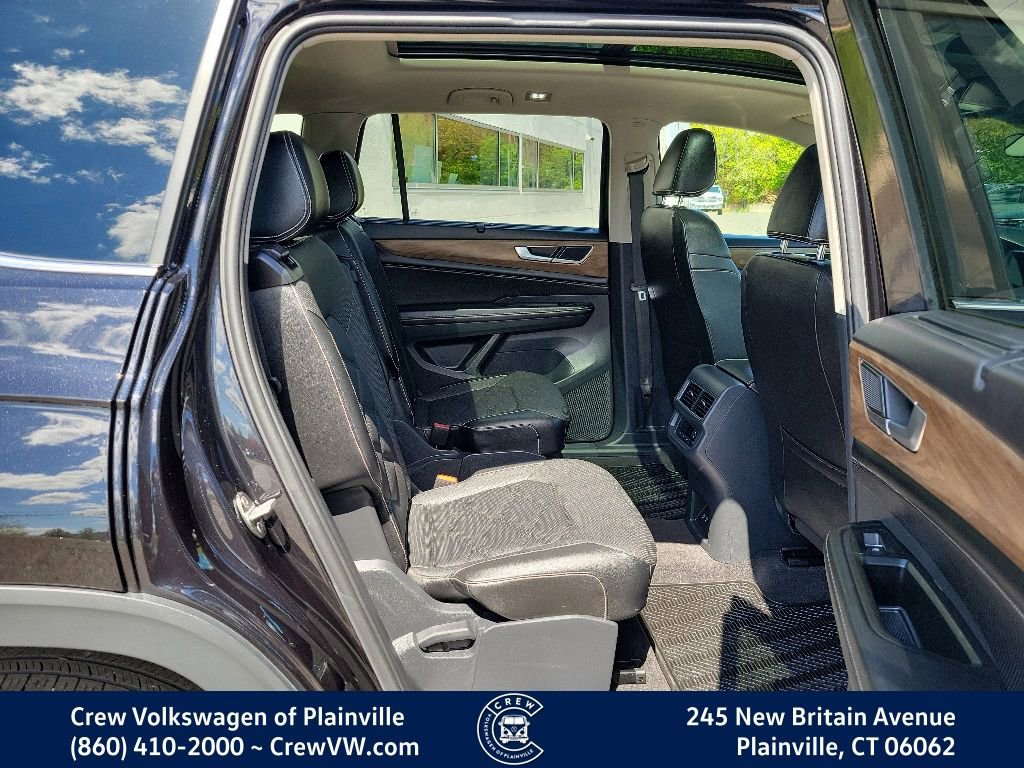 Used 2024 Volkswagen Atlas SE AWD/4WD image 16