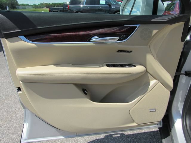 Certified 2019 Cadillac XT5 Luxury FWD image 10