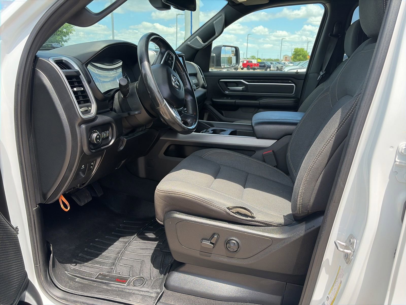 Used 2019 RAM 1500 Big Horn AWD/4WD image 15
